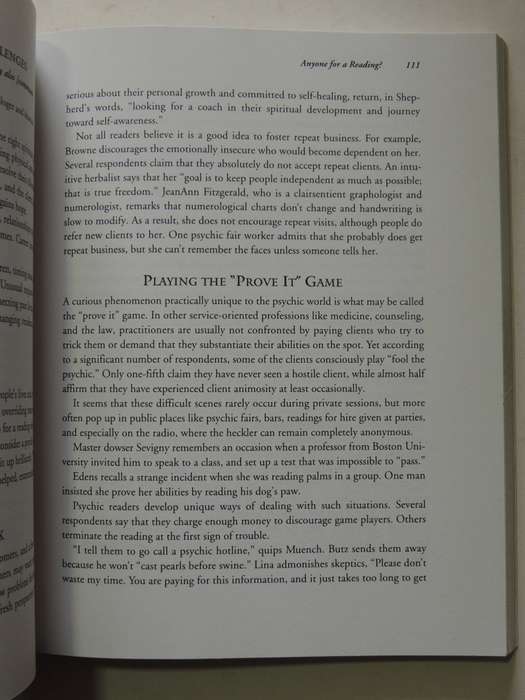 The Complete Book Of Psychic Arts: Divination Practices From Around The WorldMorwyn