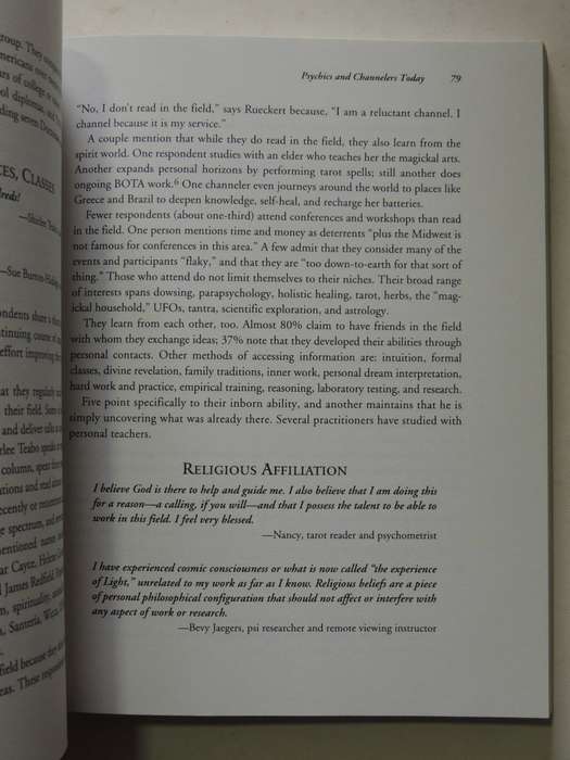 The Complete Book Of Psychic Arts: Divination Practices From Around The WorldMorwyn