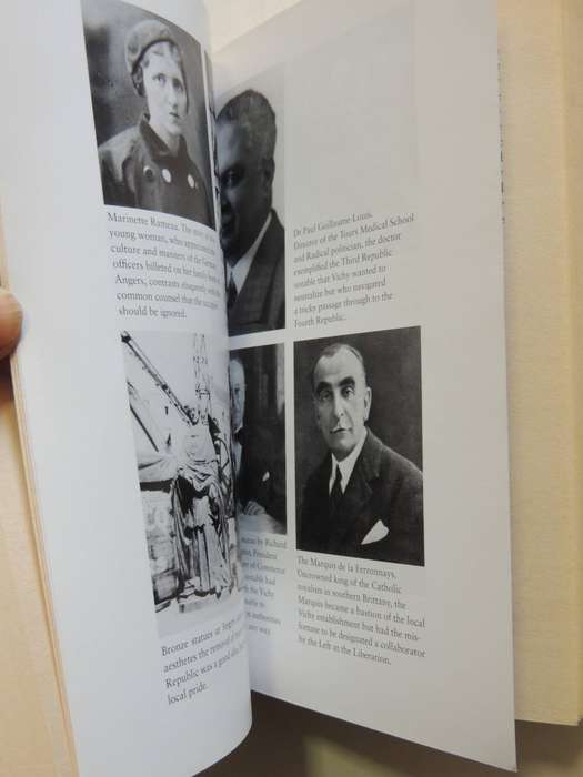 Marianne In Chains: In Search Of The German Occupation Of France 1940-45- Robert Gildea