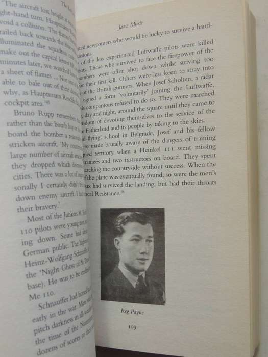 The Red Line: The Gripping Story Of The RAF's Bloodiest Raid On Hitler's Germany- John Nichol