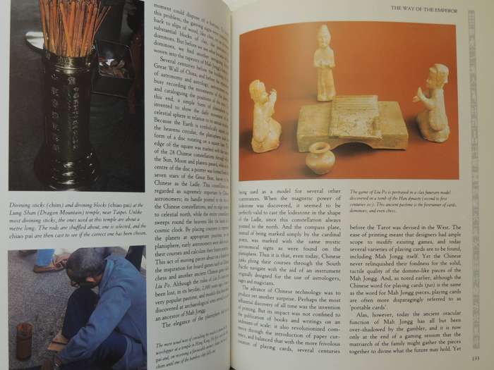 The World Atlas Of Divination: The Systems Where They Originate How They Work- ed John Matthews