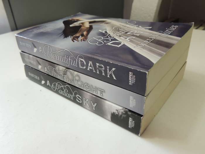 A Beautiful Dark Trilogy, Vol 1-3 A Beautiful Dark, Fractured Light, Radiant Sky - Jocelyn Davies