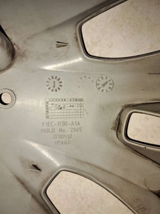 Ford Hub Cap x1