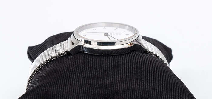 Ladies Mondaine Helvetica No1 Regular White MH1.R1210.SM *SWISS* *SAPPHIRE CRYSTAL*