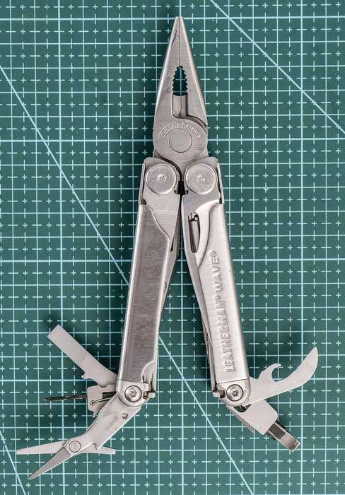Leatherman Wave Multi-tool with Original Pouch
