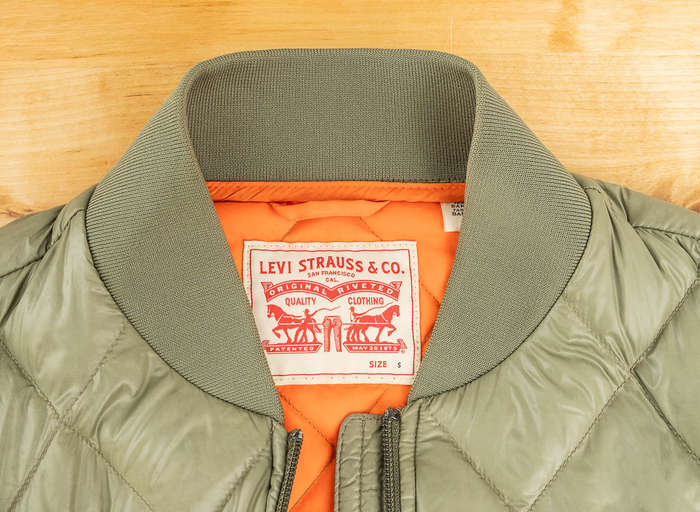 Levis Goose Down Quilted Jacket  Size Small