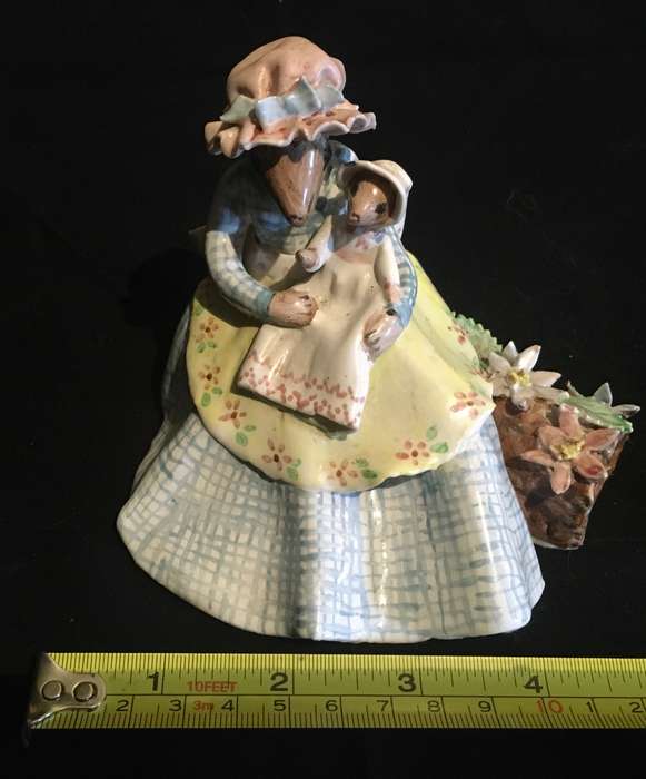Porcelain mother and baby mouse