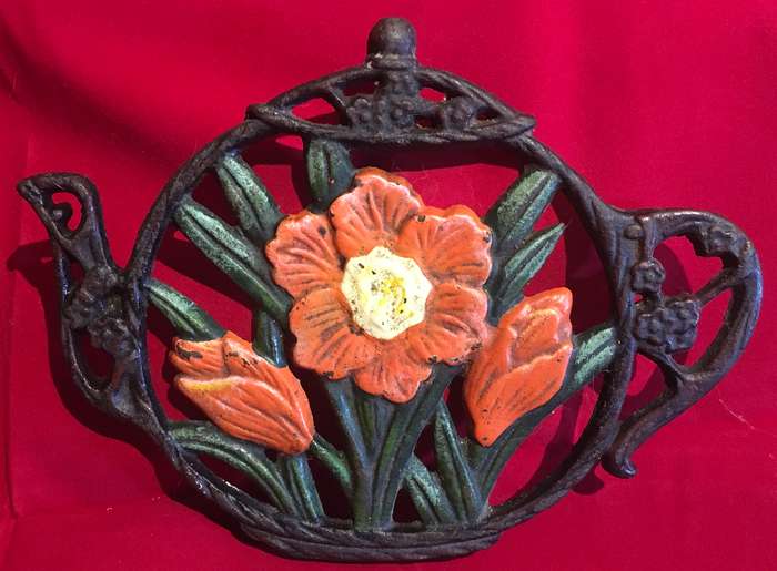 Cast Iron Vintage Teapot shaped Trivet/Pot stand