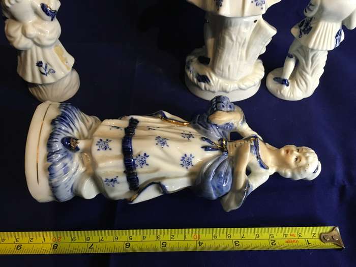 Ornaments set of 4 Blue, white and gold