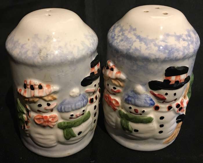 Christmas themed salt and pepper shaker