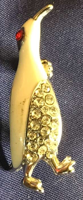 Penguin brooch. Vintage