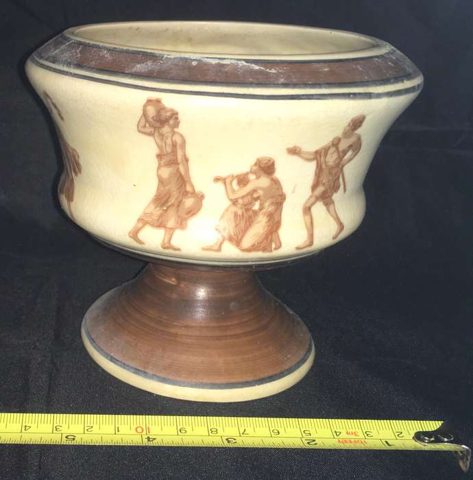 Pedestal vase/planter