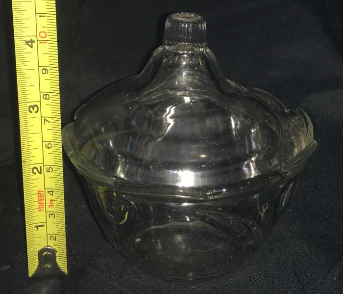 Trinket box/sugar bowl - glass