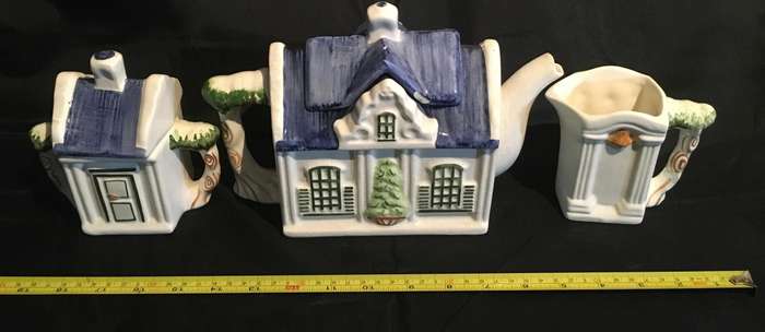Cape Dutch house design Teapot, creamer and sugar bowl by Country Love