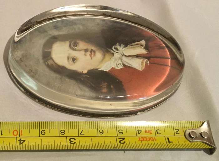 Glass Paperweight. Bright Eyes 1877. Nigel Pain product