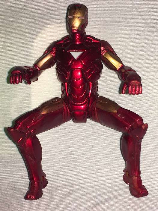Marvel Universe Iron-Man racer action figurine. 2010.