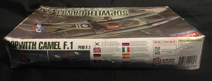 Sopwith Camel F1 1:32 model plane hobby model kit by Academy.