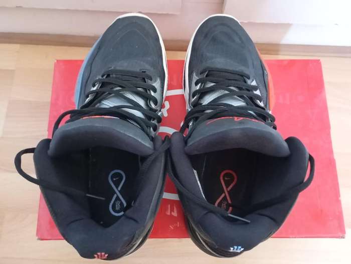 Nike Kyrie 8 infinity fire and ice size 10 sneaker