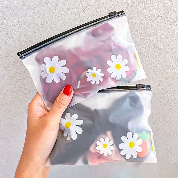 10 Pcs Adorable Daisy Zipper Bags