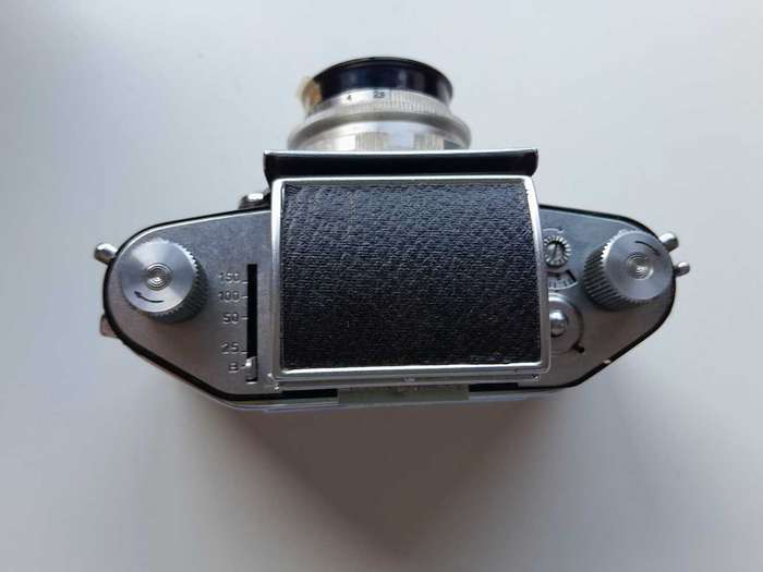 Vinatge EXA Camera