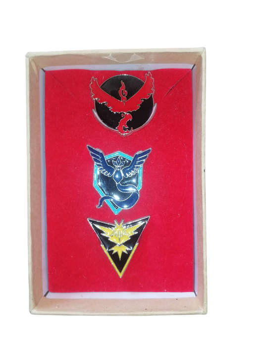 3 Pokémon Badges & 15 Cards