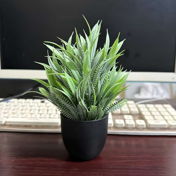 1pcs Small Artificial Grass Plants
