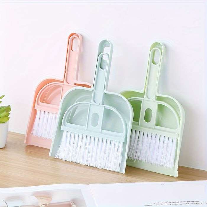 Mini Desktop Cleaning Set