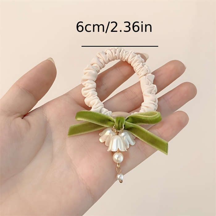 Elegant White Floral Hair