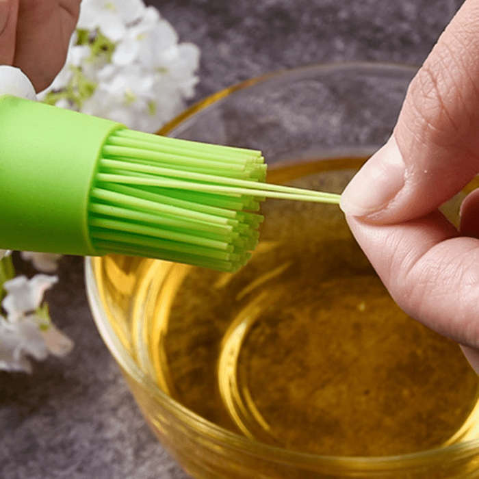 1pc Silicone Oil Brush with Oil Can and Oil Box Set