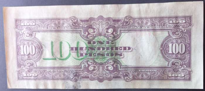 Phillipines  WW2 Japanese Occupied 100 Pesos.  3 notes in sequence.