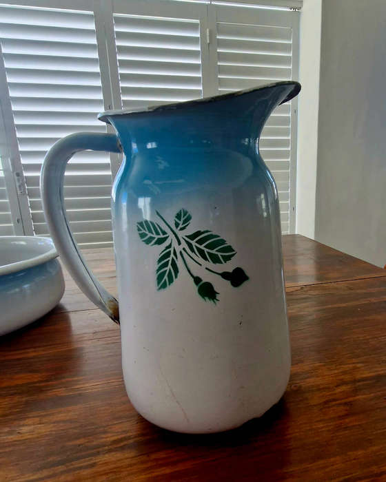 Enamel Wash basin and Pitcher