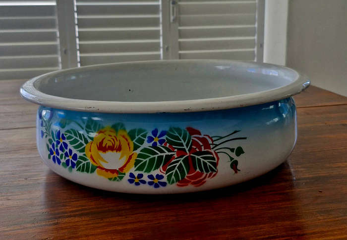 Enamel Wash basin and Pitcher