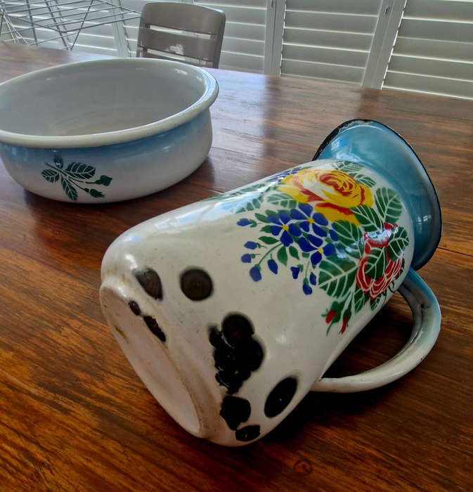 Enamel Wash basin and Pitcher