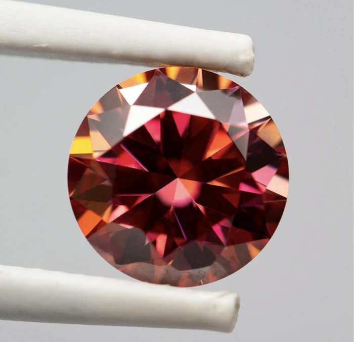 Moissanite Rainbow Red  1ct VVSI Round Brilliant Cut - GRA Certified