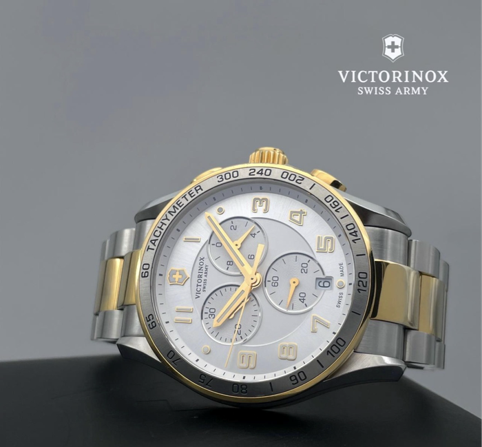 Victorinox Swiss Army Chronograph. A 46mm