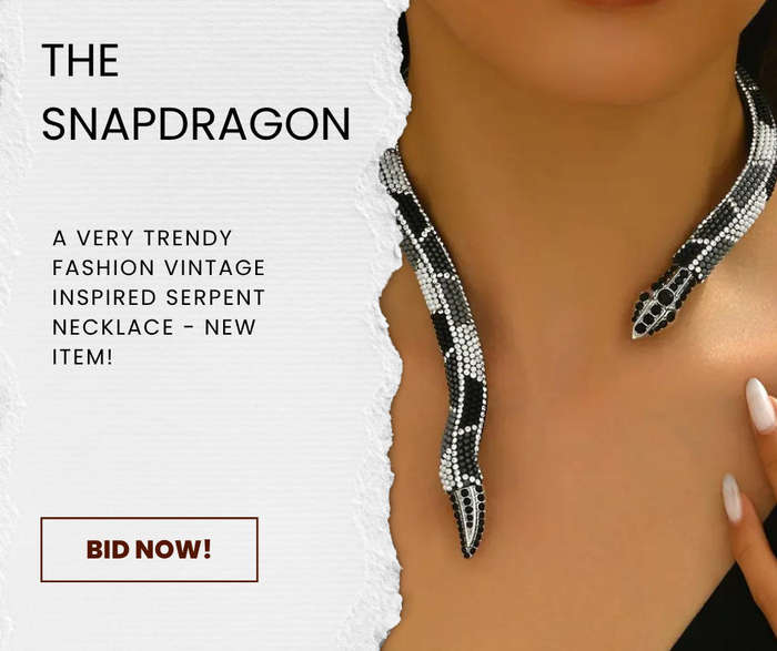 Fashion-Forward Snake Necklace - Flexible Zinc Alloy & Plastic Serpent Pendant