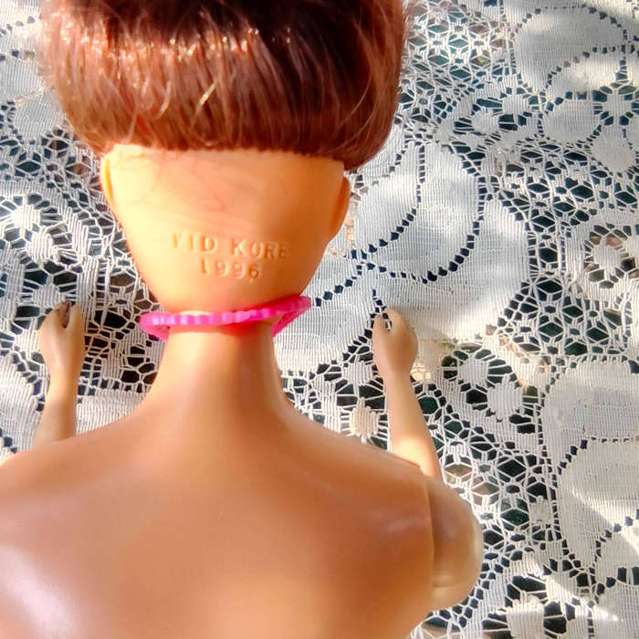 Vintage Kid Kore Barbie Clone Doll 1996 with bendable legs and twisted middle!