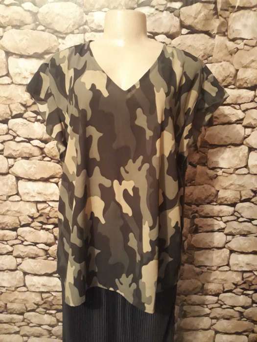 RETRO REAL WOMAN BRAND THROW OVER TOP - SIZE 16/40/2XL