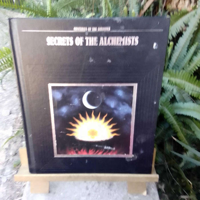 OCCULT COLLECTABLE BOOK: TIME LIFE BOOKS - MYSTERIES OF THE UNKNOWN - SECRETS OF THE ALCHEMISTS