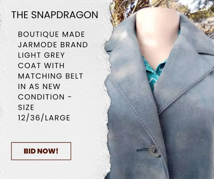 VINTAGE JARMODE BOUTIQUE BRAND LIGHT GREY COAT WITH BEAUTIFUL STITCHING DETAIL ON SLEEVES!!!