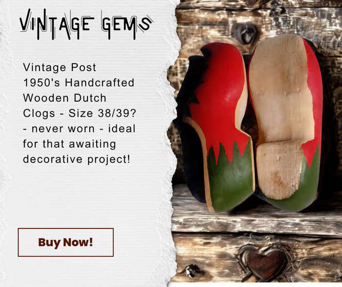 VINTAGE HAND CRAFTED DECORATIVE DUTCH WOODEN PAIR OF CLOGS