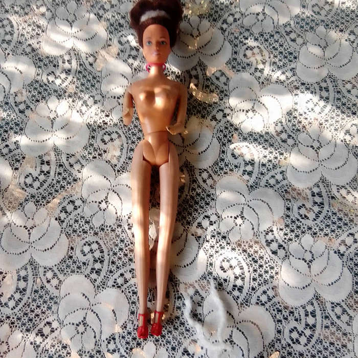 Vintage Kid Kore Barbie Clone Doll 1996 with bendable legs and twisted middle!