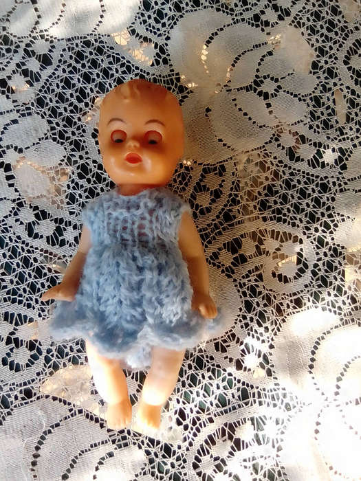 Vintage Baby Doll 10cm Hard Plastic, open and shut blue Eyes