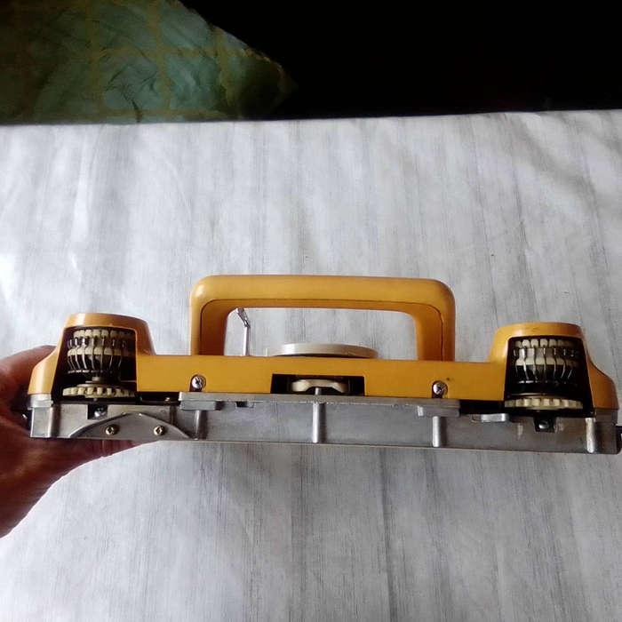 Empisal Knitmaster Knitting Machine Model 324  Automatic Carriage