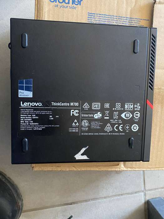 Lenovo thinkcentre M700 i3 8gb 256ssd