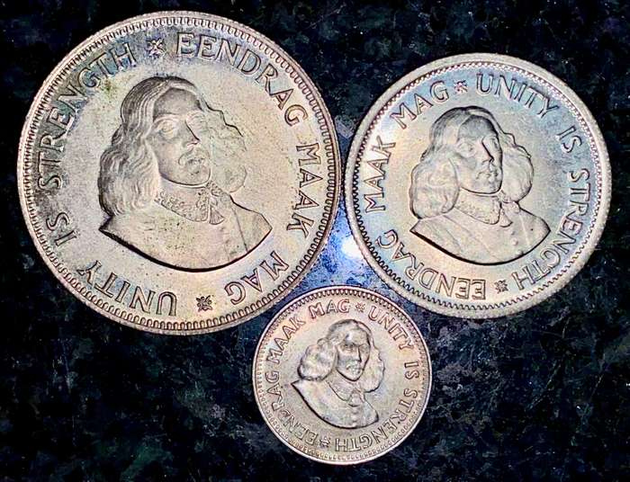 SOUTH AFRICA SILVER SET 20 CENT - 10 CENT & 2 1/2 CENT 1961 -- VERY GOOD CONDITION (1 BID TAKES ALL)