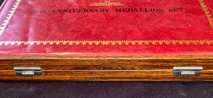 WILDLIFE SOCIETY OF SOUTHERN AFRICA 50TH ANNIVERSARY MEDALLION SET EMPTY BOX + BOOKLET