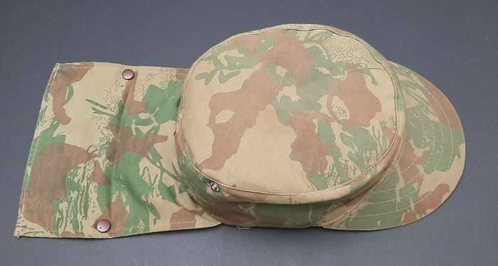 **Border War : 1980s Fielddress 2nd Patt. Camouflage Cap w/ Neckflap**