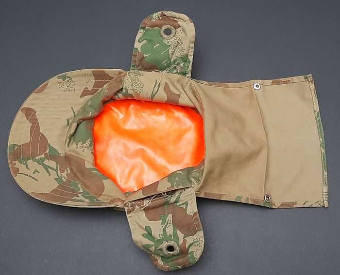 **Border War : 1980s Fielddress 2nd Patt. Camouflage Cap w/ Neckflap**
