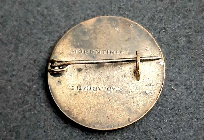 **RARE: WW2 SAAF 24 Sqdn 'Tinnie' Lapel Badge w/ Pin (Fiorintini).**